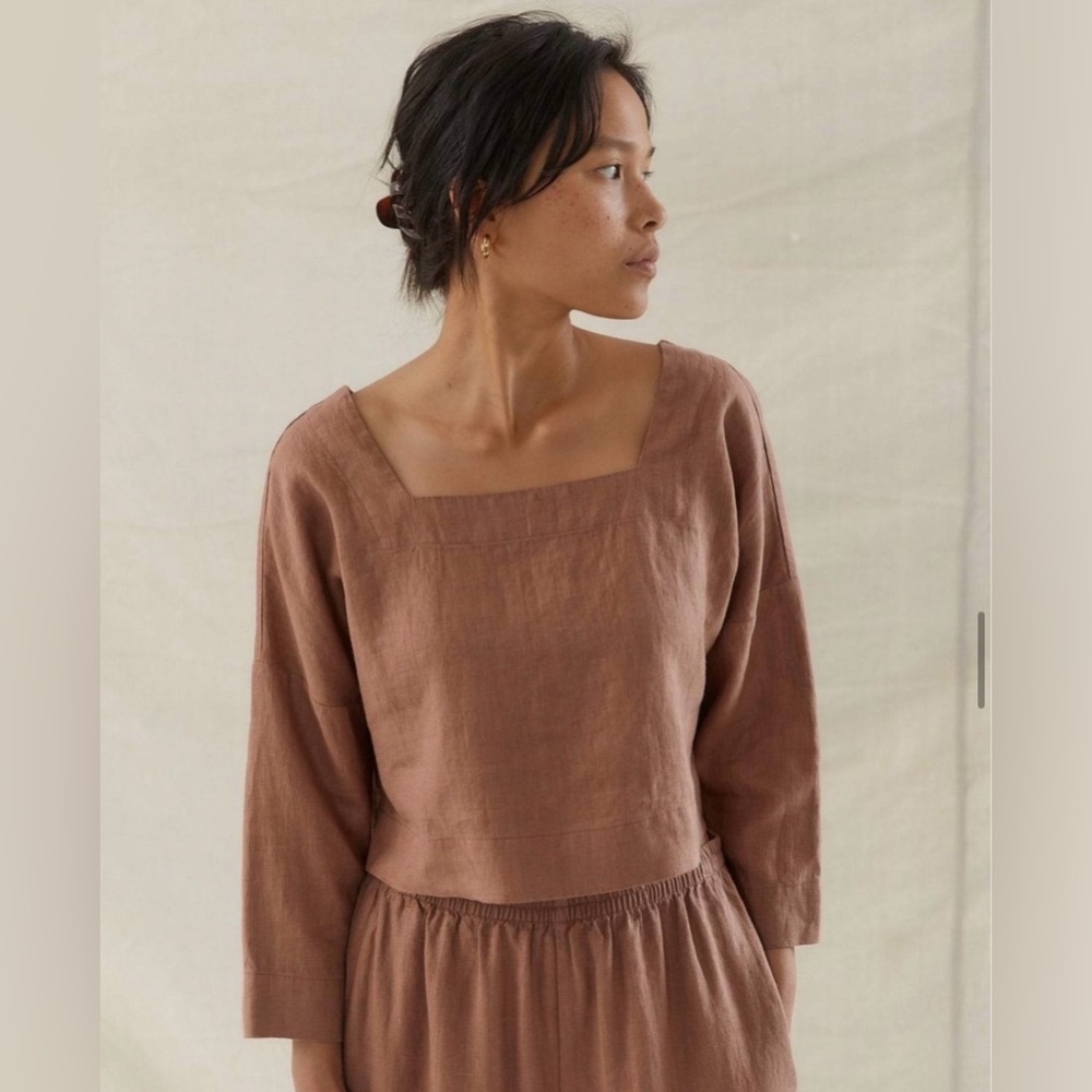 Womens Square-Neck Linen Top in Rust